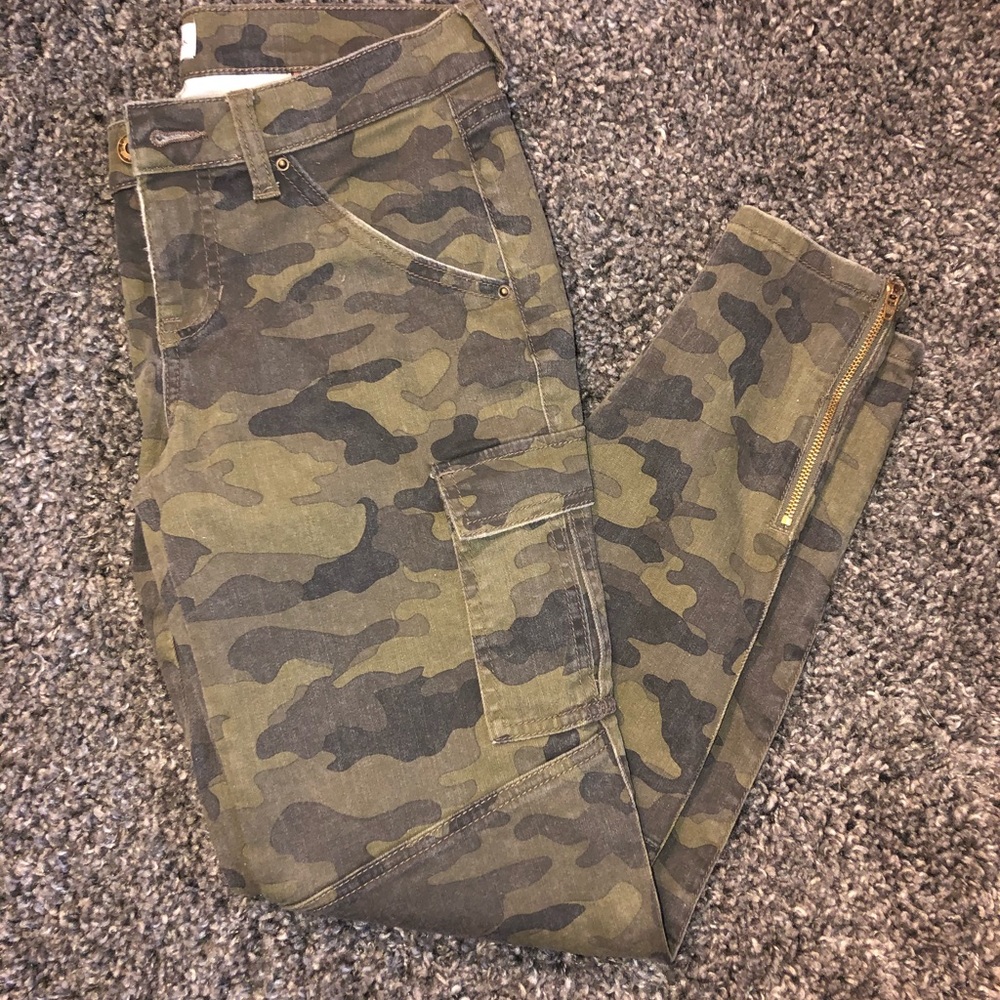 Camo skinny jeans